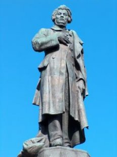 sculpture_poet_261462_l.jpg